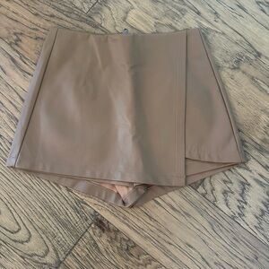 Blu Pepper Tan Skort